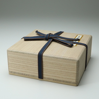 Wooden gift box - JAPANESE STYLE - B TYPE  Wooden gift boxes, Wooden box  diy, Wooden gifts