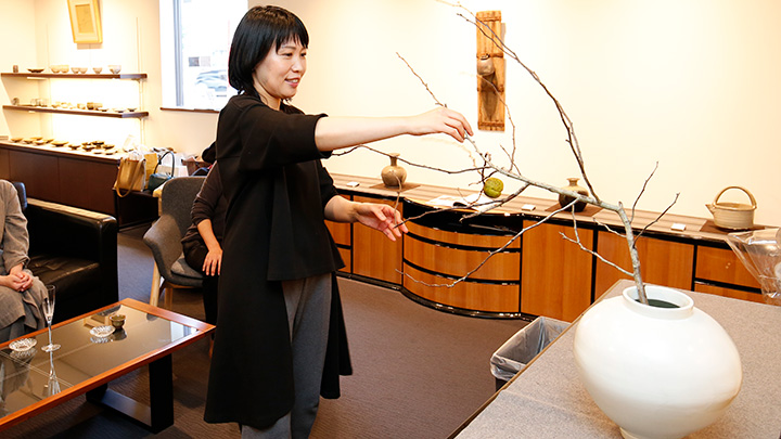 White Porcelain Jar（Akemi Ito）