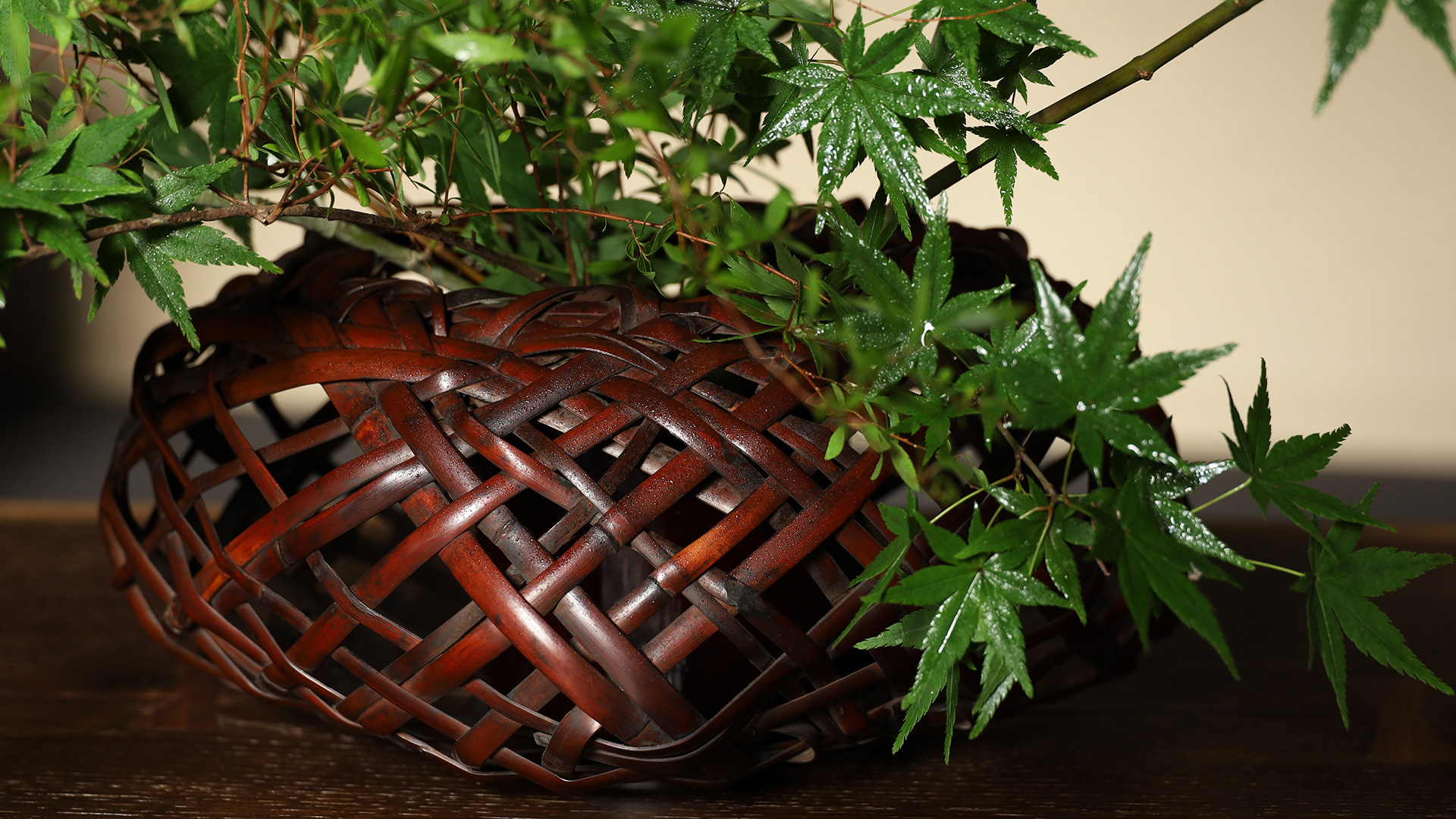 Smoked Bamboo Flower Basket “Kusamoe”（2th Chikuunsai Tanabe）-y2