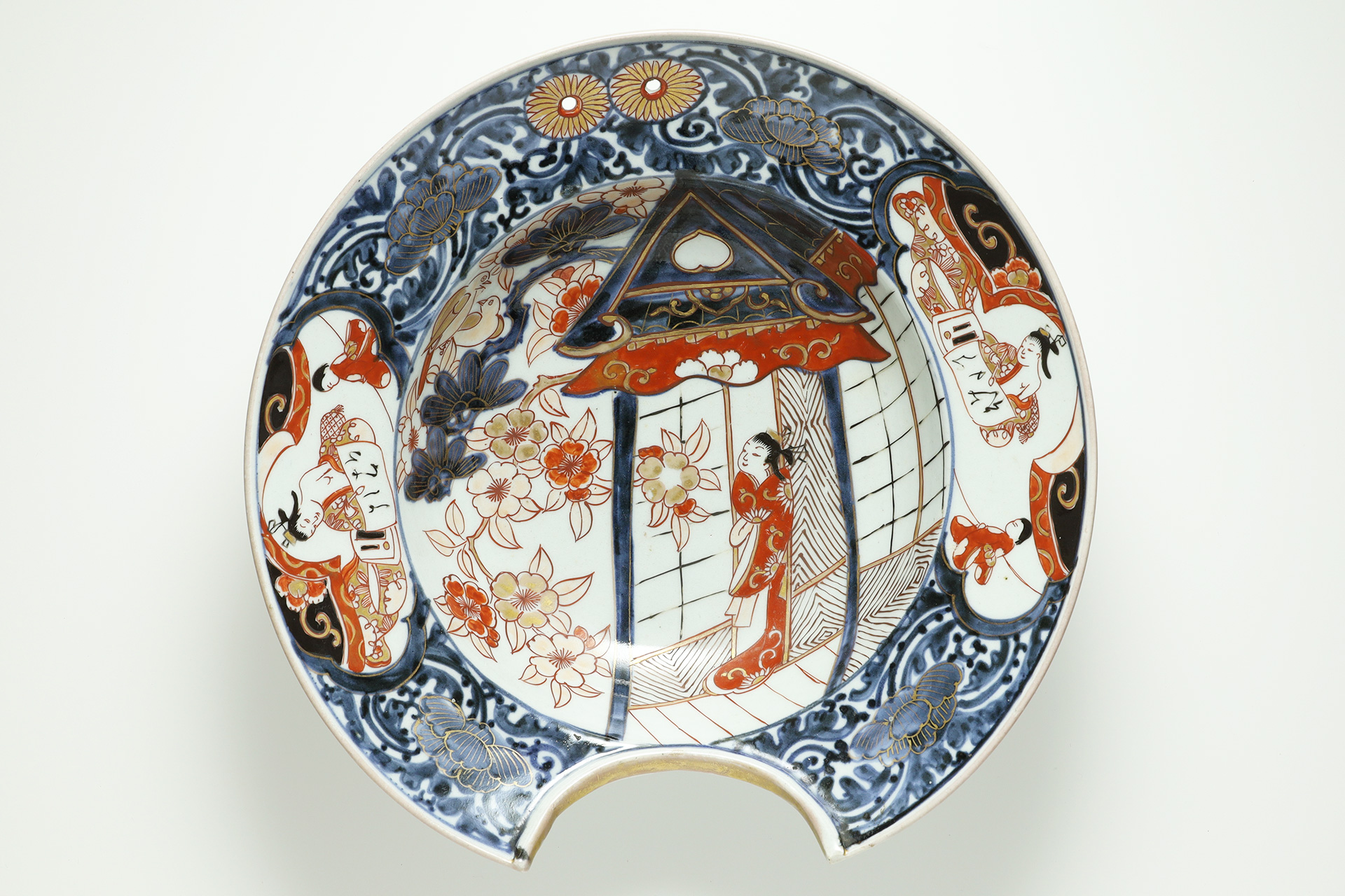 Old-Imari Shaving Basin with Design of Woman（Edo Period）-1