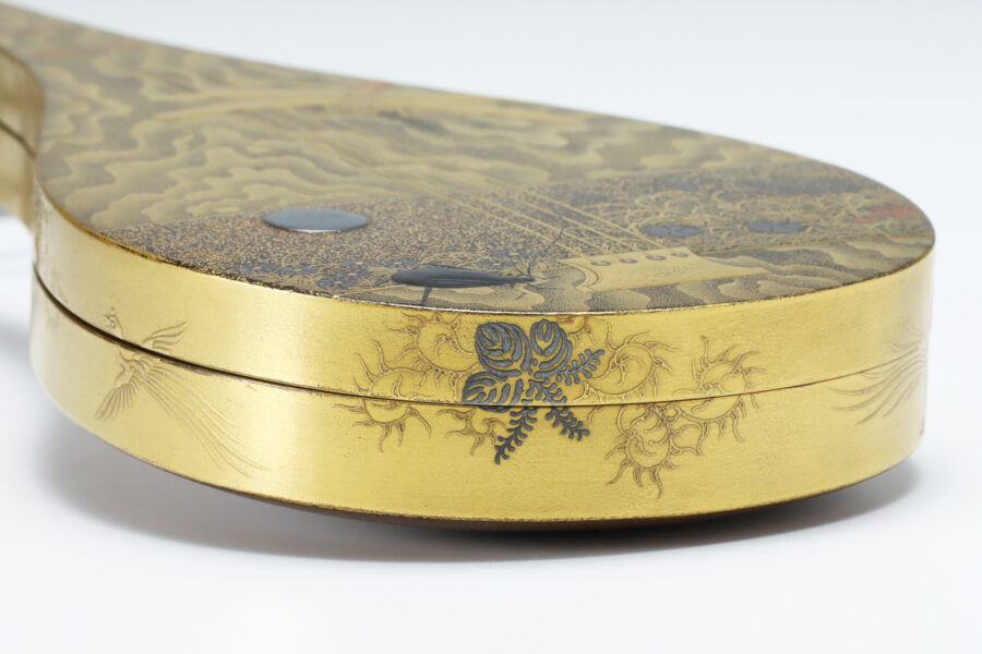 Makie Biwa shaped Incense Box（Meiji Period）-14