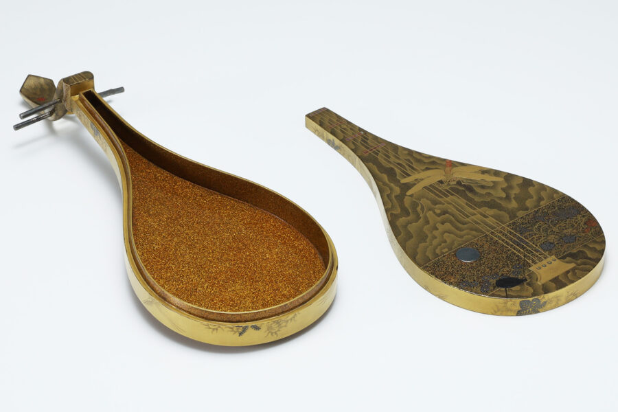 Makie Biwa shaped Incense Box（Meiji Period）-2