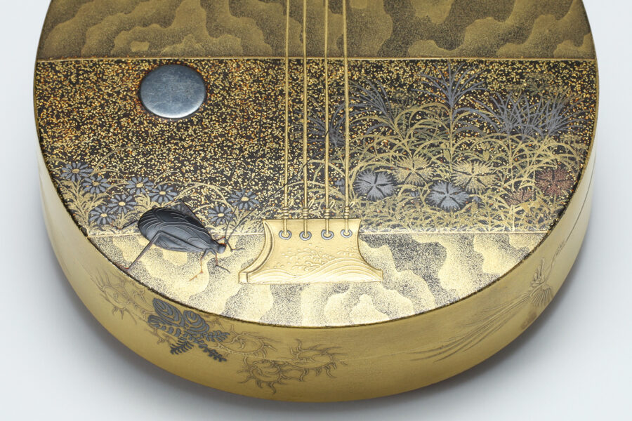 Makie Biwa shaped Incense Box（Meiji Period）-4
