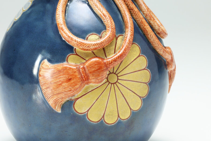 Satsuba Bottle with Design of Chrysanthemum（Edo-Meiji Period）-5