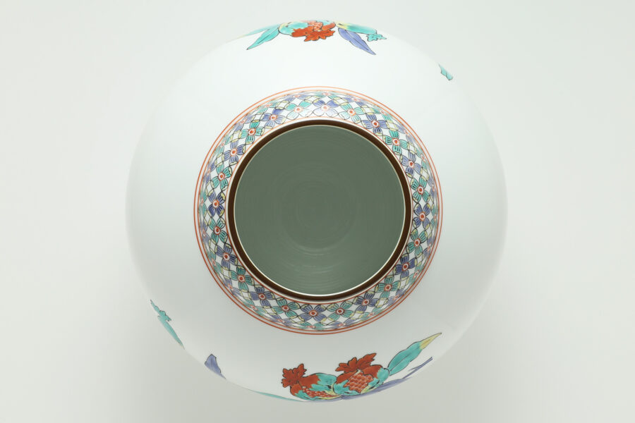 Nigoshide Vase with Design of Pomegranates（14th Kakiemon Sakaida）-6