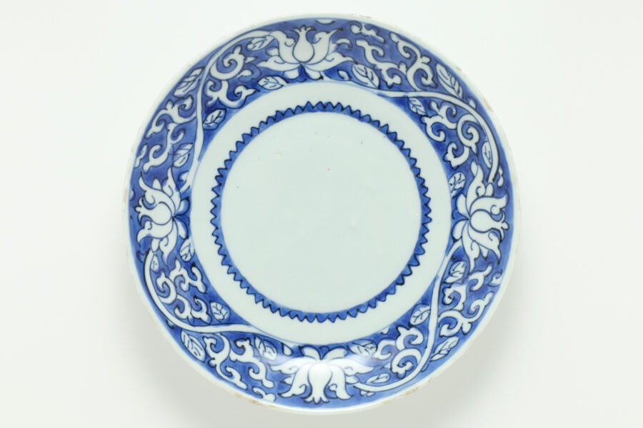Kosometsuke Dish with Design of Flower（Ming Dynasty）-1