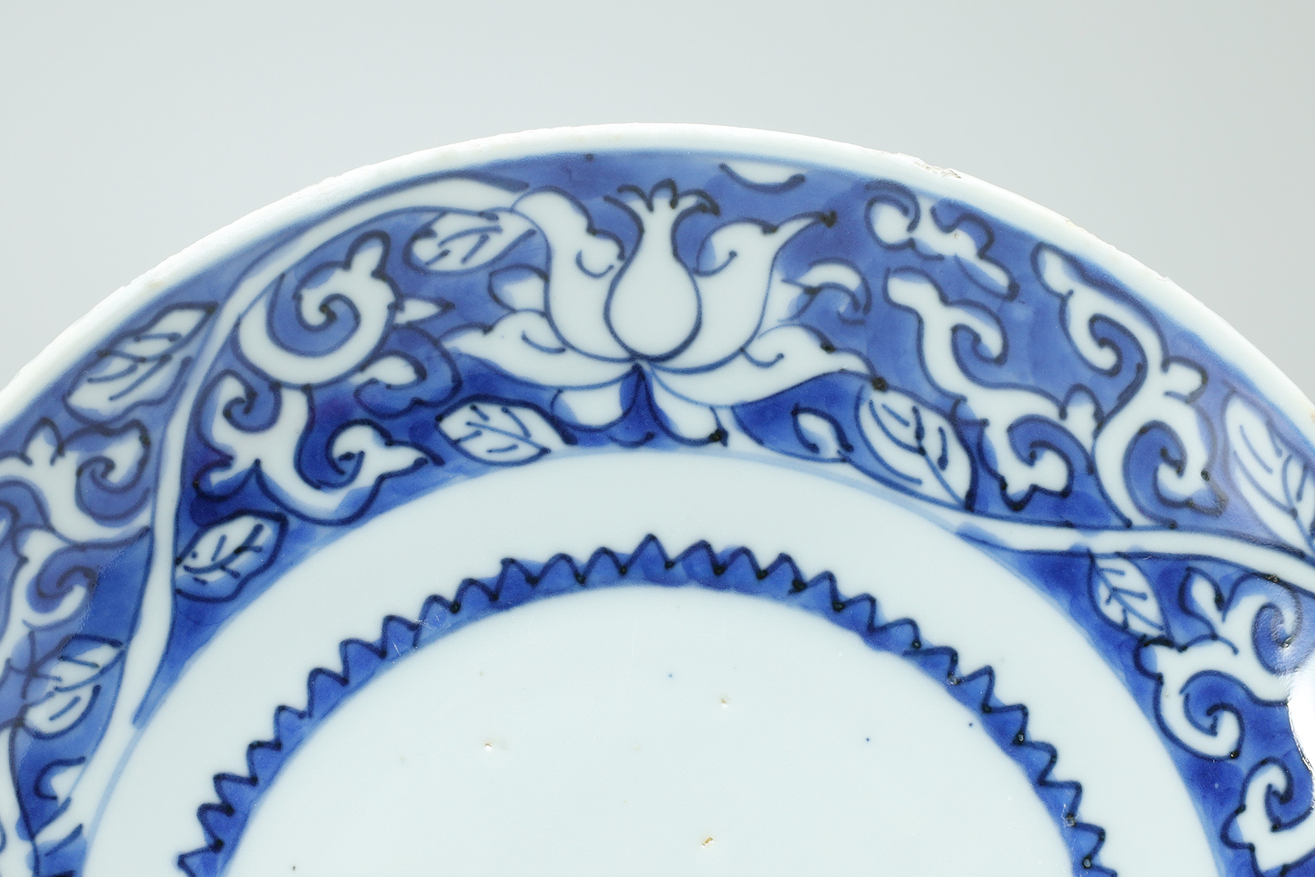 Kosometsuke Dish with Design of Flower（Ming Dynasty）-3