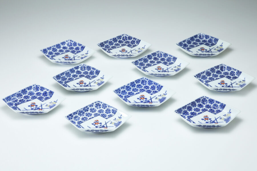 Noshi shaped Dish with Design of Chrysanthemum（10 Pieces / 13th Kakiemon Sakaida Kiln）-1