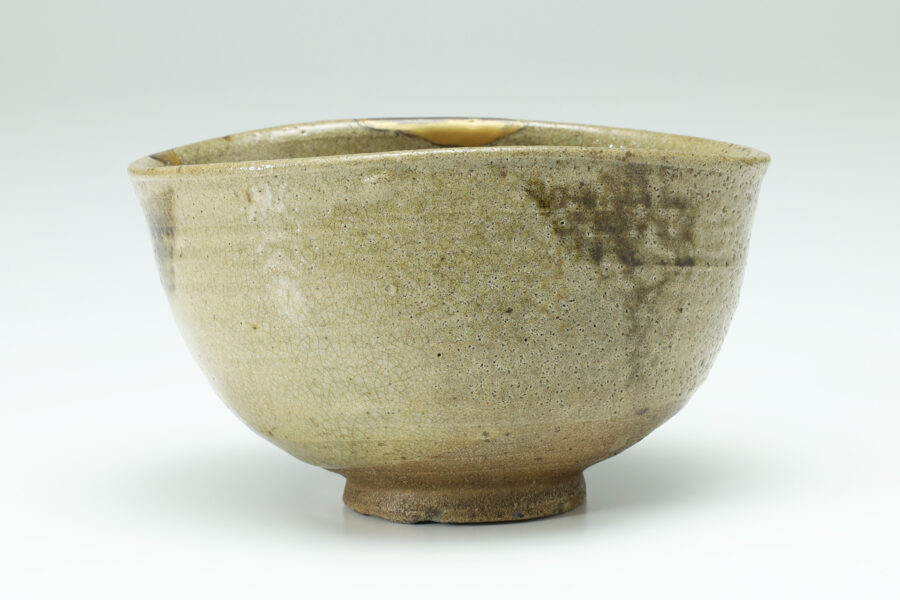 E-Garatsu Tea Bowl with Design of Grass（Momoyama-Edo Period）-2