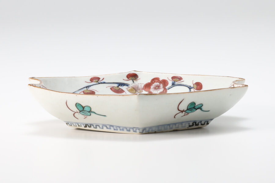 Old-Kutani Irregular shaped Small Dish with Design of Plum and Bird（Early 17th century）-2