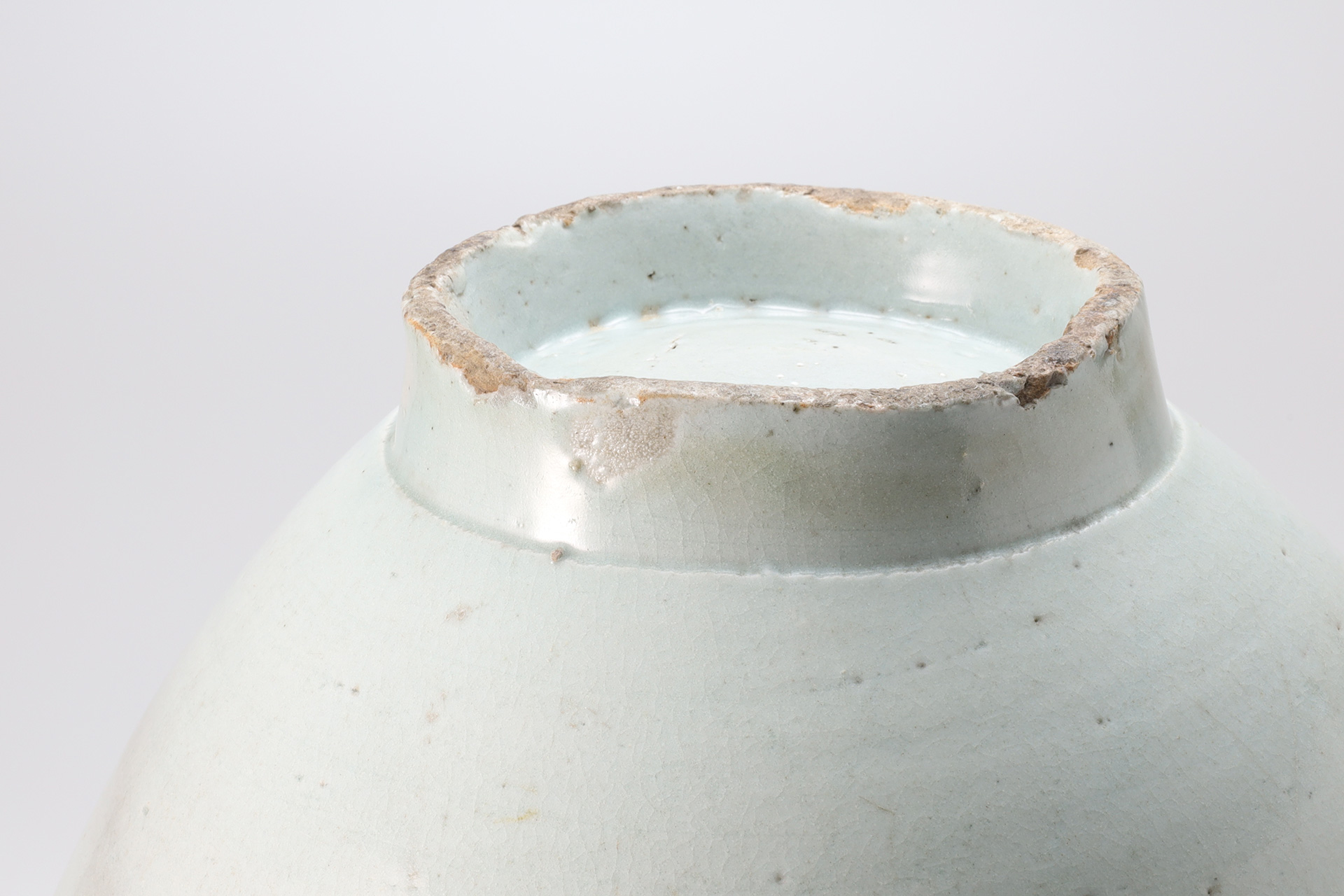White Porcelain Lantern shaped Jar（Joseon Dynasty）-13