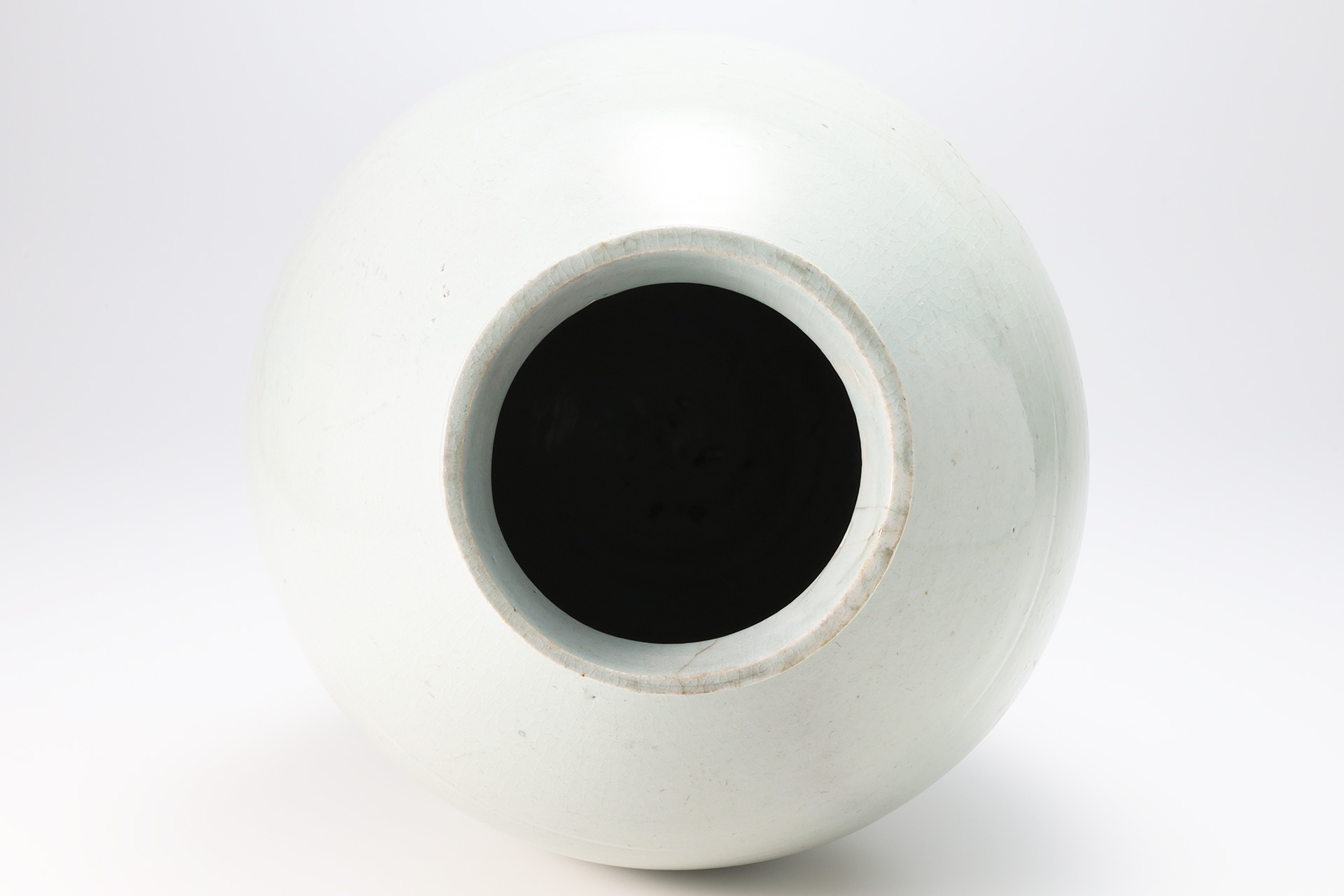 White Porcelain Lantern shaped Jar（Joseon Dynasty）-9