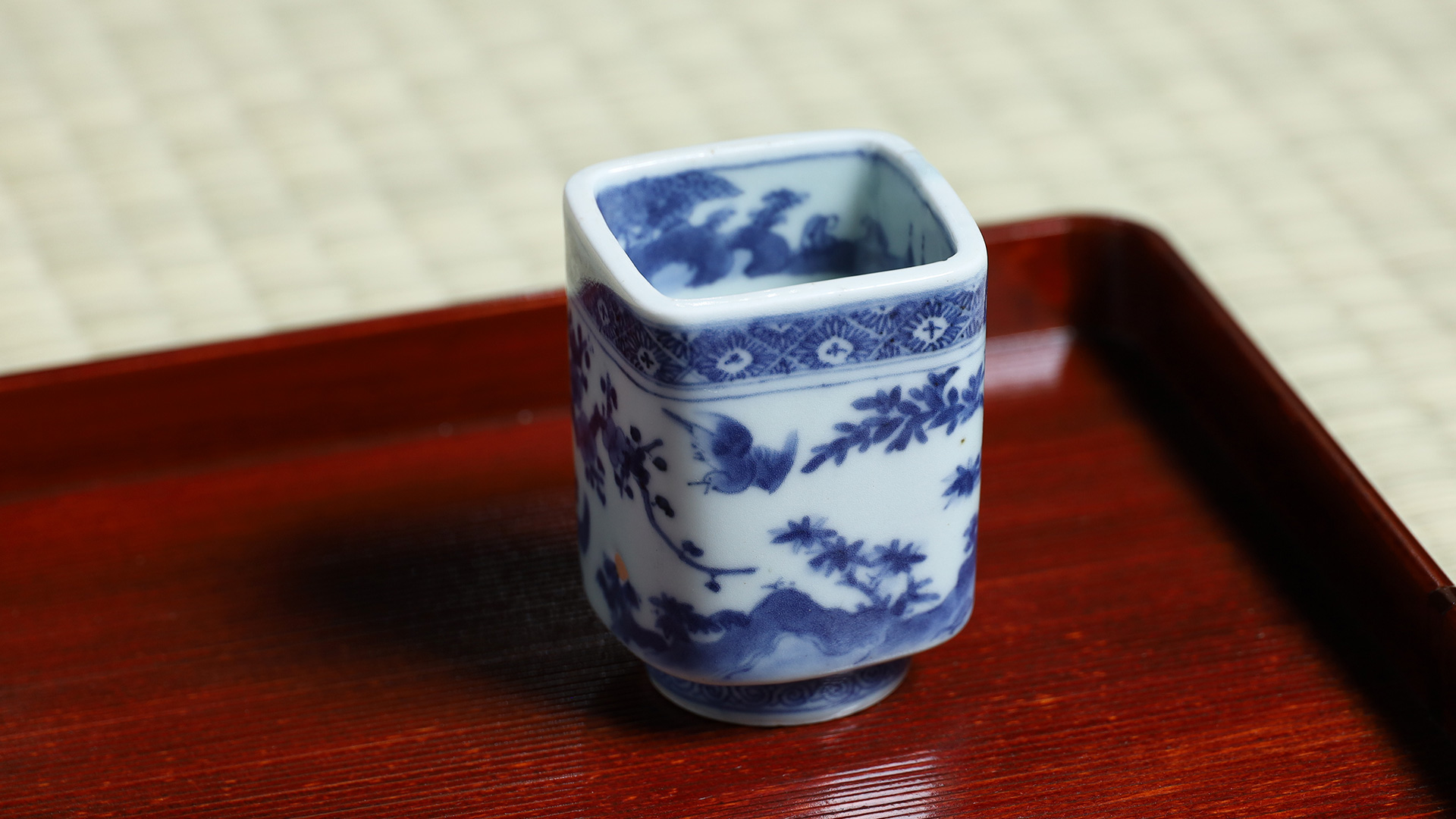 Old-Kakiemon Small Cup with Design of Plum and Nightingale（Edo Period）-y1