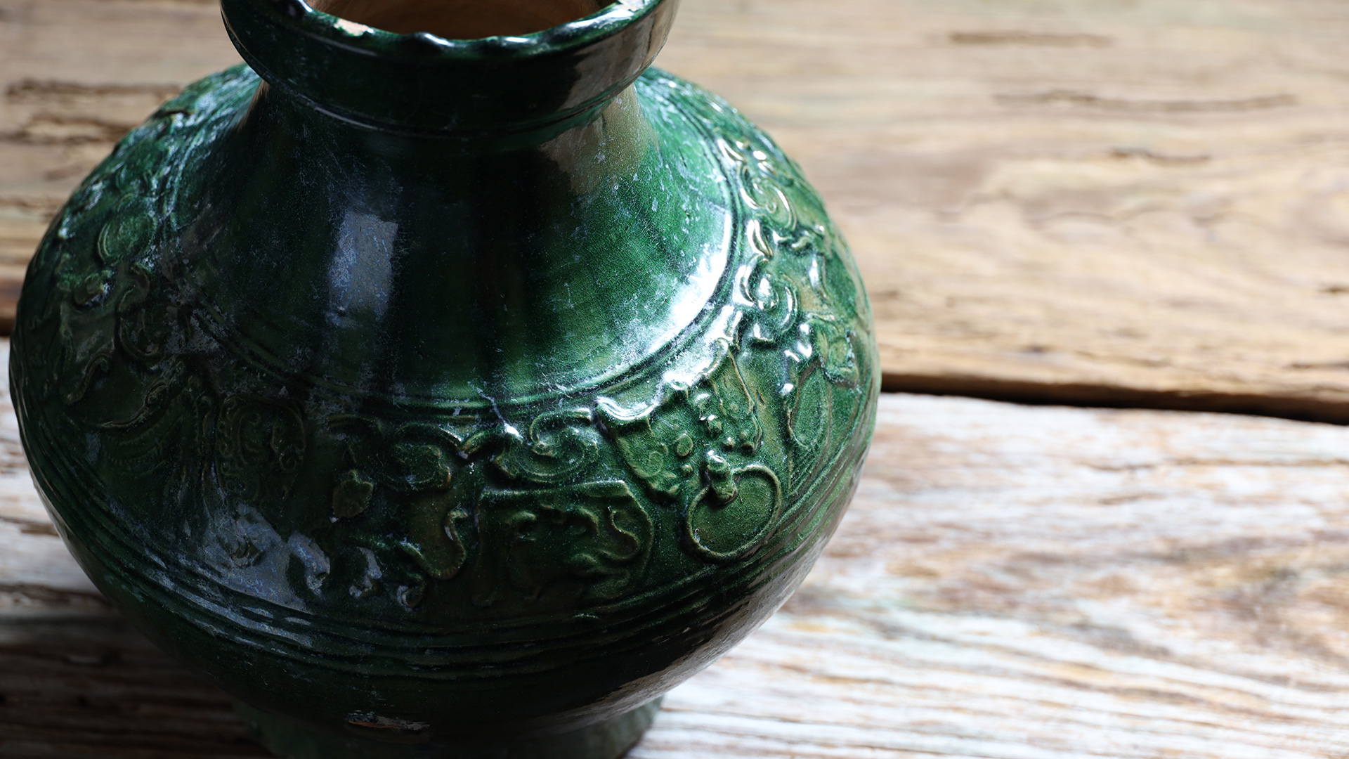 Han Green glaze Jar with Design of Hunting（Later Han Dynasty）-y1