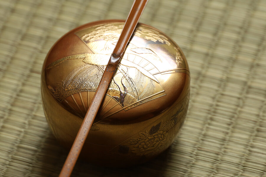 Makie Flat Tea Caddy with Design of Fan（2th Ikko Kiyose）