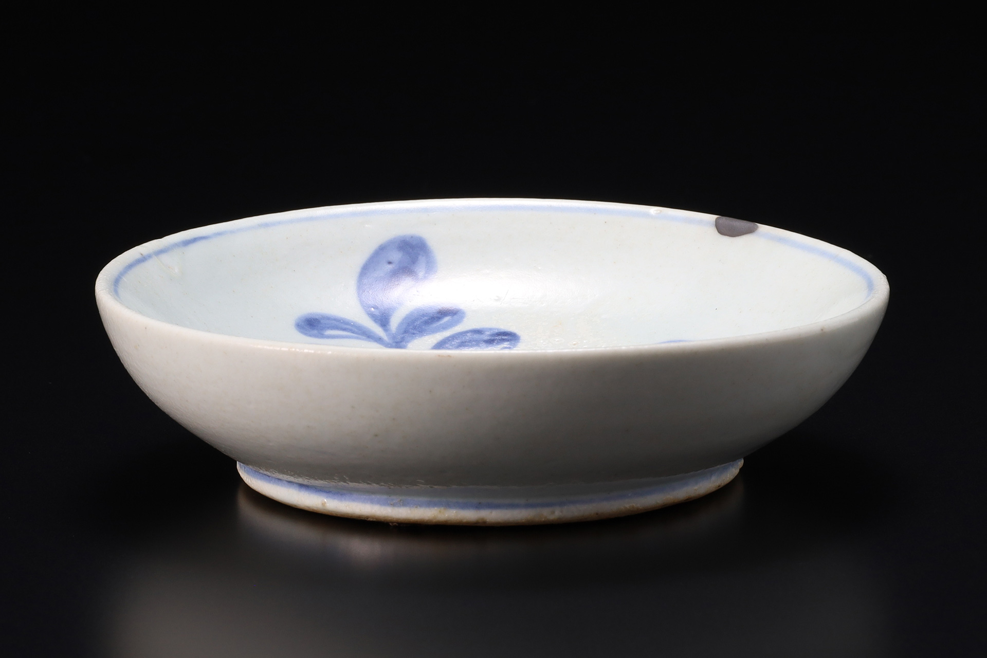 Blue-and-White Small Dish with Design of Pomegranate（Joseon Dynasty）-2