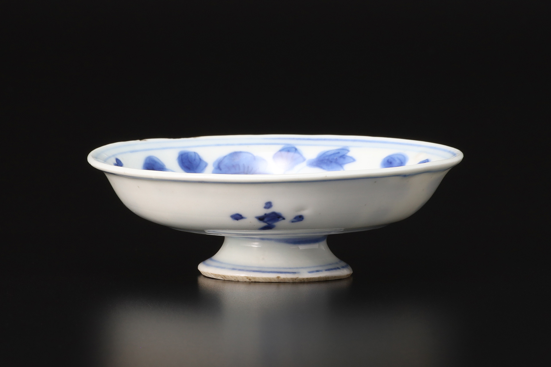 Kosometsuke Flat Sake Cup with Design of Flower（Ming Dynasty）-1