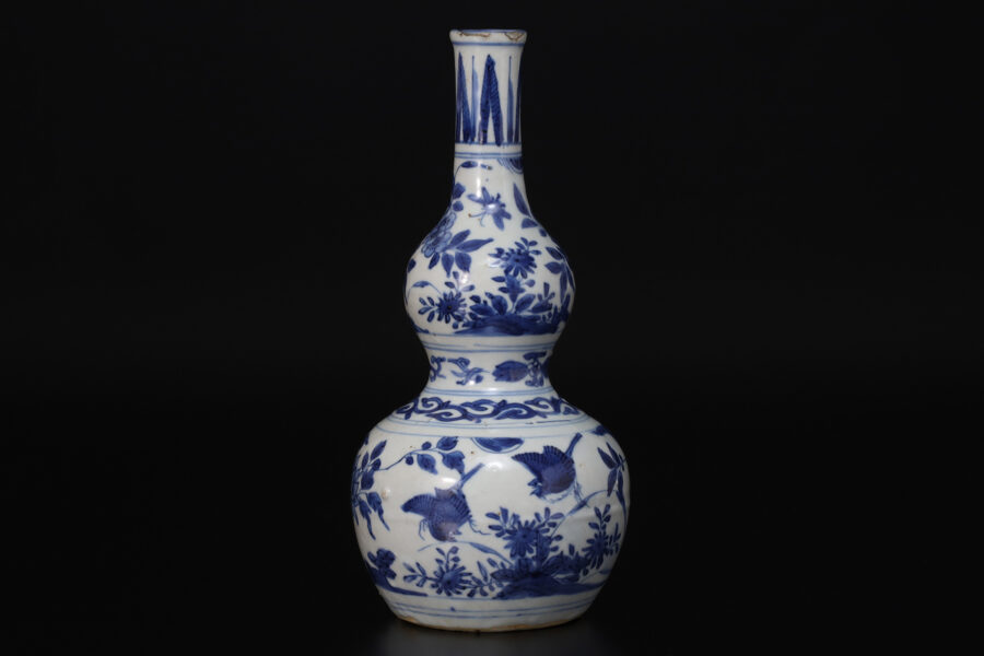 古染付花鳥文瓢形徳利（明時代）-1