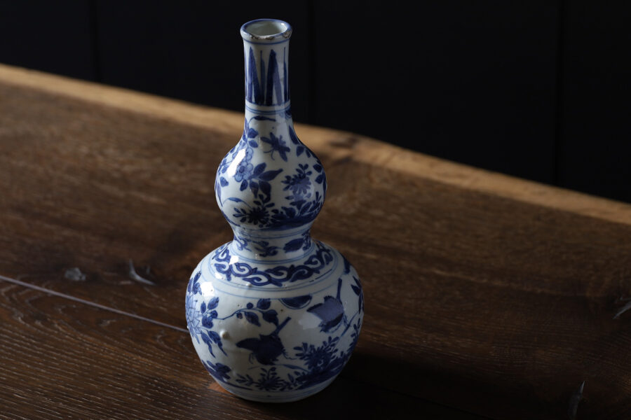 古染付花鳥文瓢形徳利（明時代）