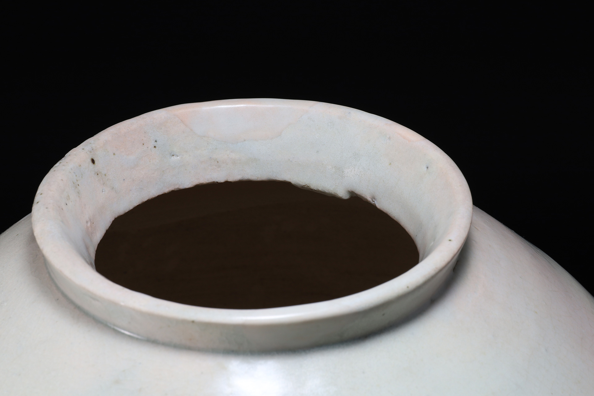 White-Porcelain Jar（Joseon Dynasty）-4