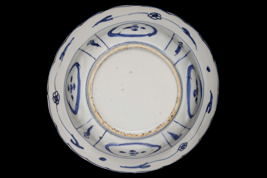 古染付芙蓉手草花文兜鉢（明時代）-7