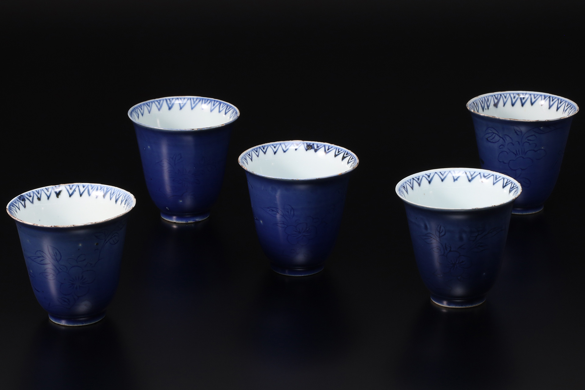 南京瑠璃釉草花文猪口（5客 / 明時代）-1