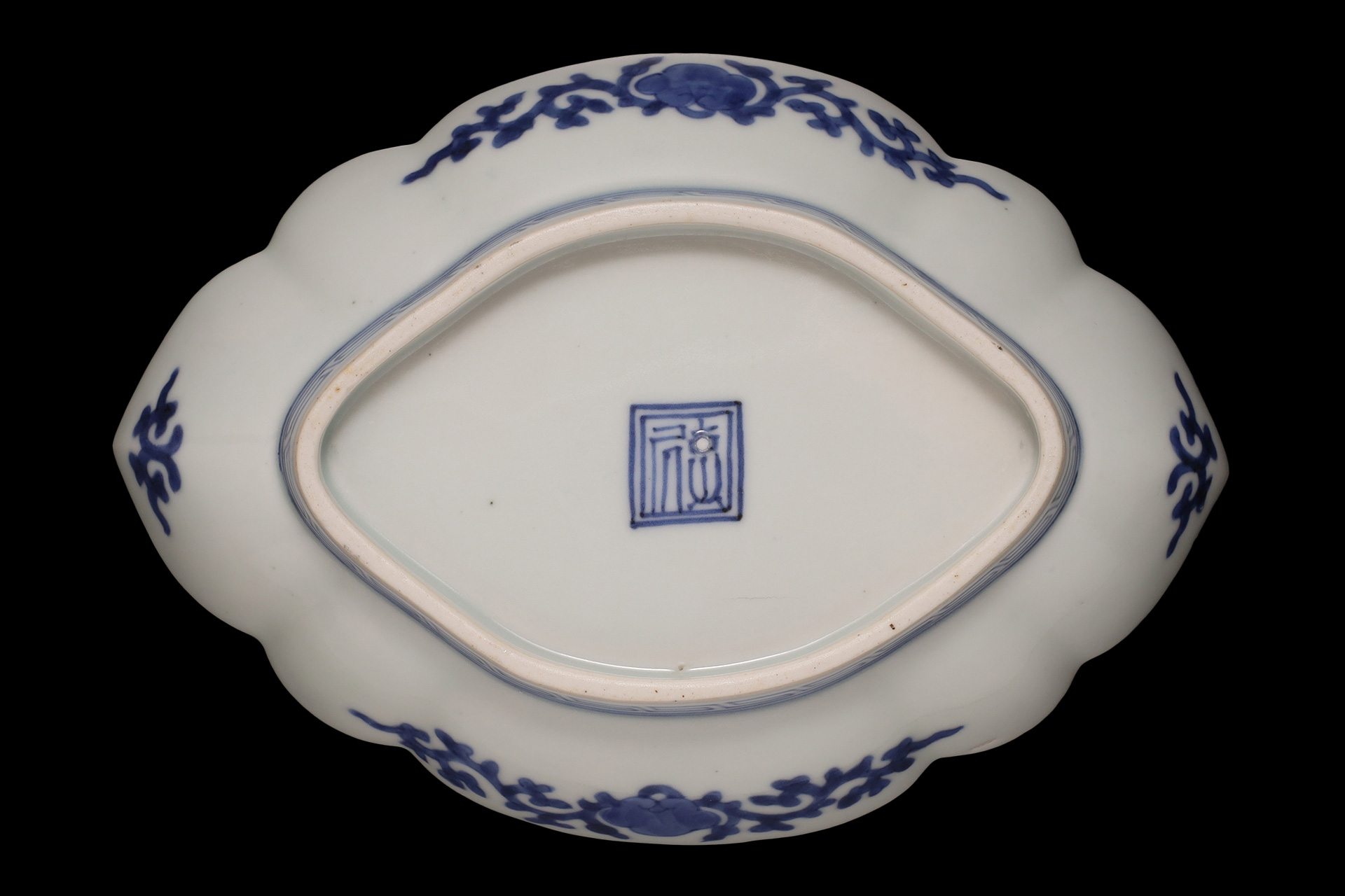 藍柿右衛門獅子牡丹文変形小皿（五客揃 / 江戸時代）-12