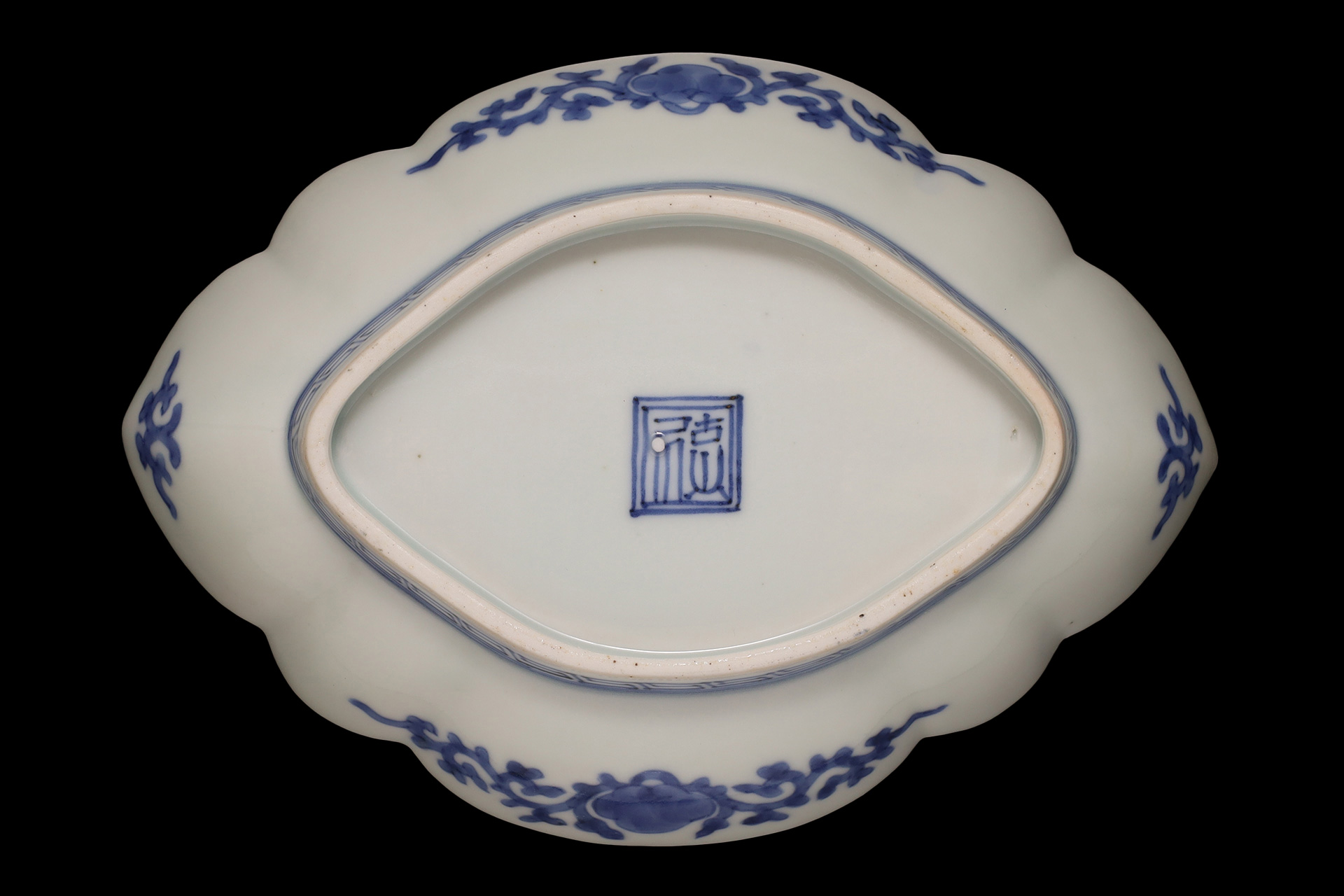 藍柿右衛門獅子牡丹文変形小皿（五客揃 / 江戸時代）-14
