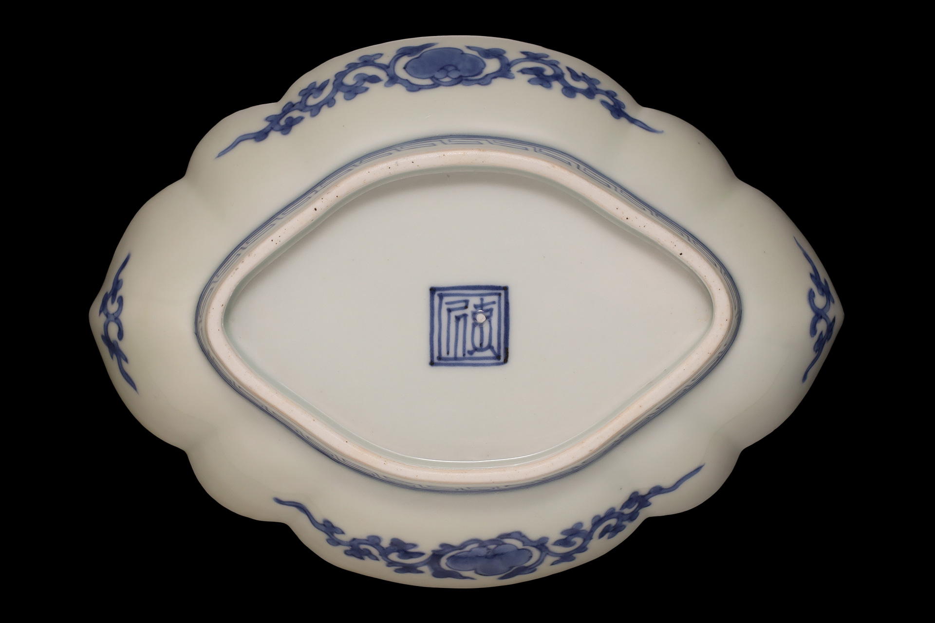 藍柿右衛門獅子牡丹文変形小皿（五客揃 / 江戸時代）-16
