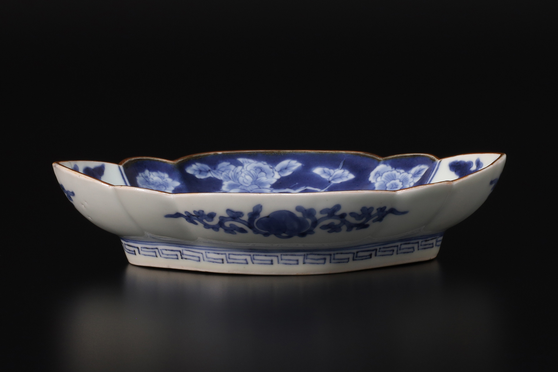 藍柿右衛門獅子牡丹文変形小皿（五客揃 / 江戸時代）-2