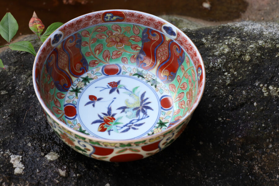 Old Imari Bowl with Three Fruits Motif (Edo Period / Included Work)