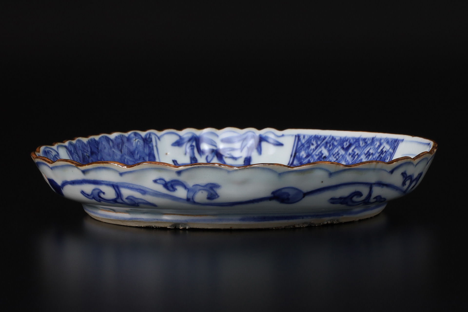 祥瑞染付花樹文輪花皿（明時代）-2