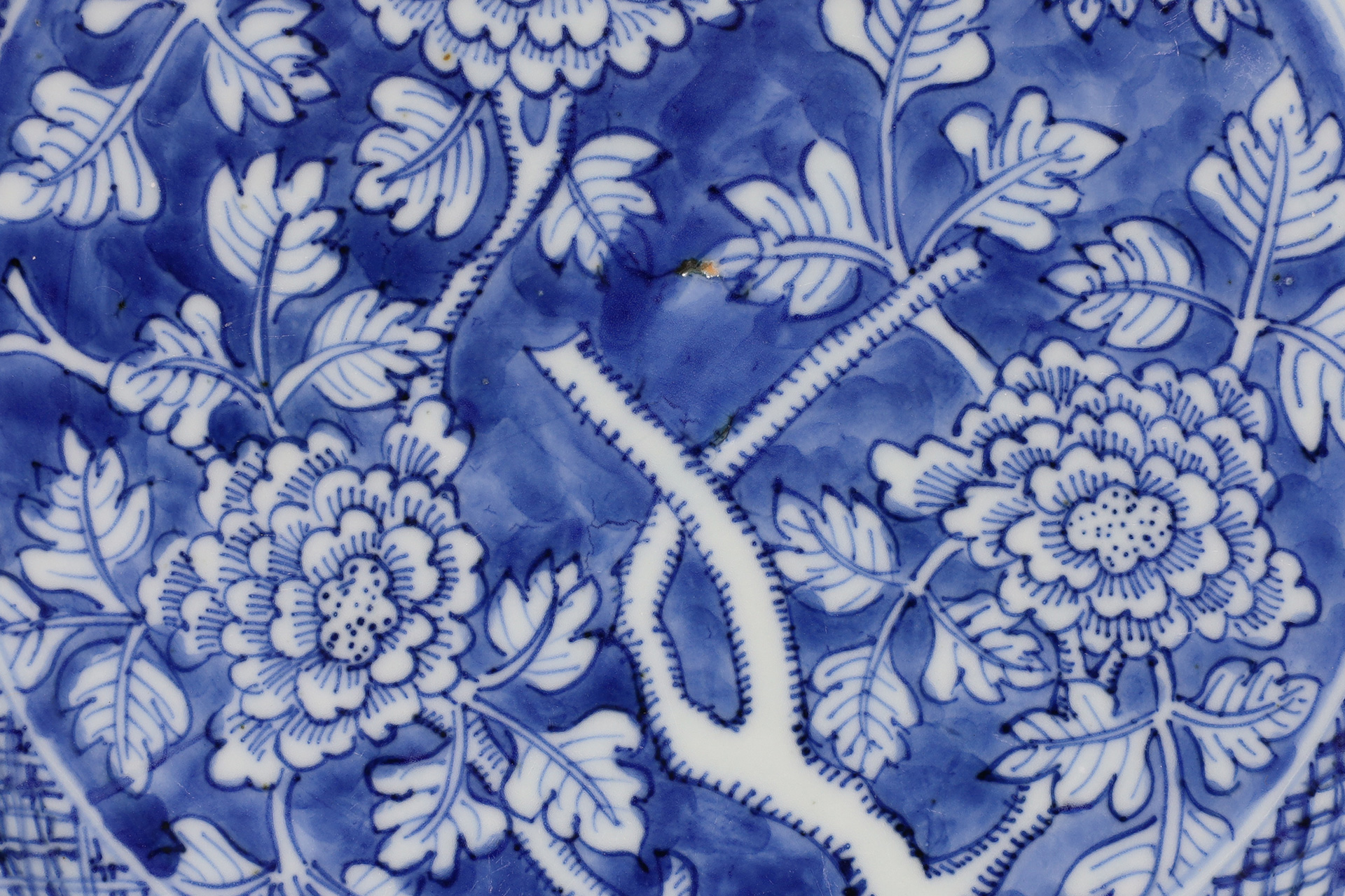 祥瑞染付花樹文輪花皿（明時代）-3