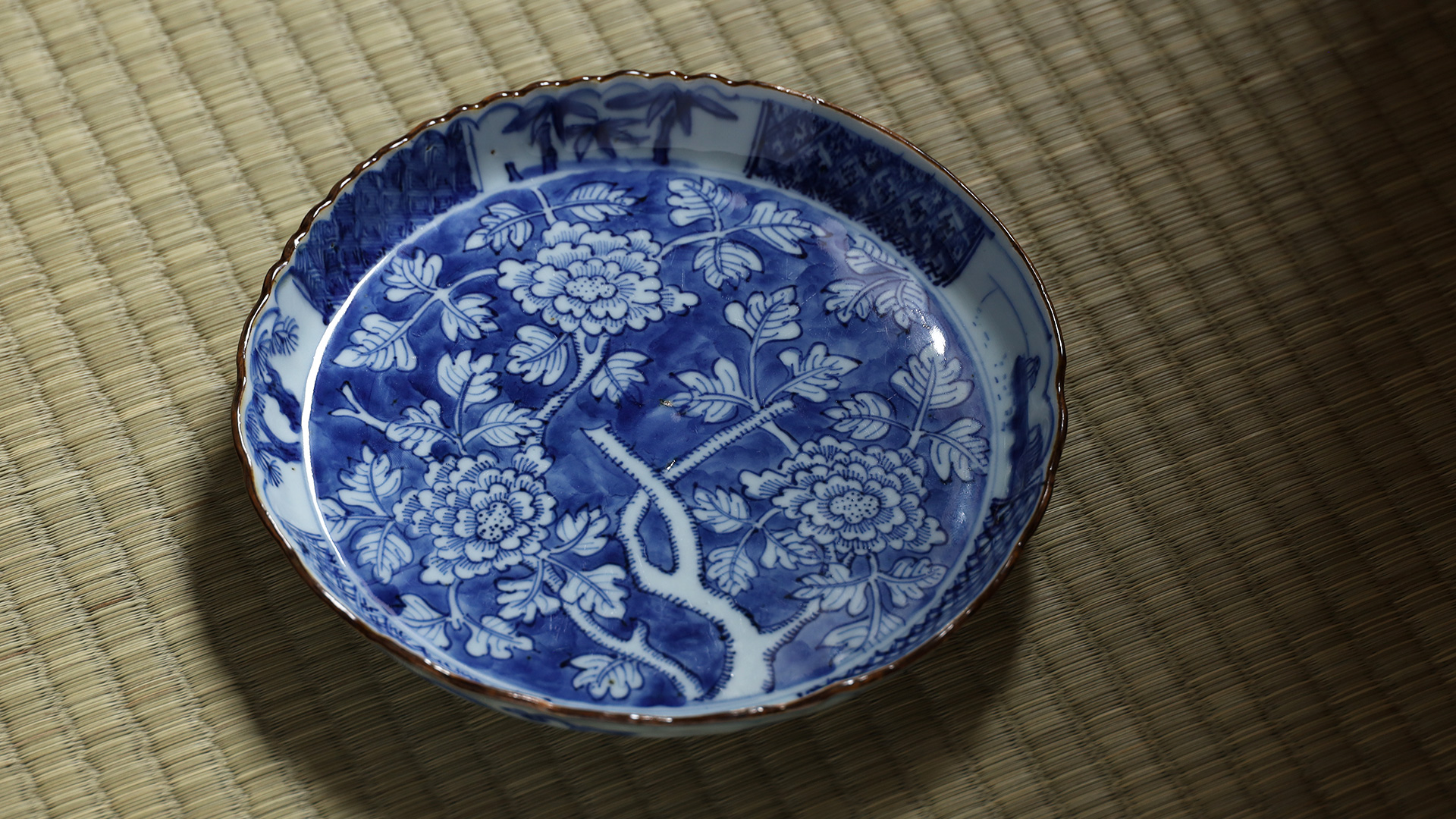 ◆染付菊形輪花皿5枚 花文 中皿 旧家蔵出し品 美品 江戸幕末期〜明治初期◆ ◇染付菊形輪花皿7枚 花文 小皿中皿 旧家蔵出し品 美品 江戸幕末