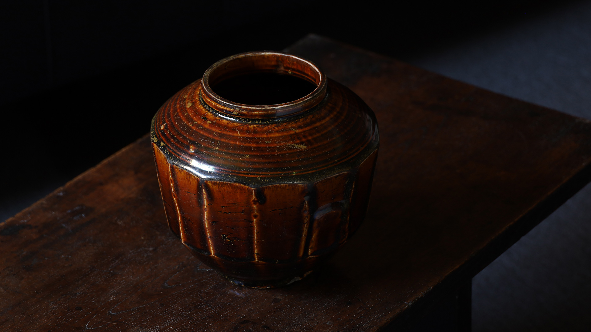 李朝飴釉面取壺（朝鮮時代）-y1