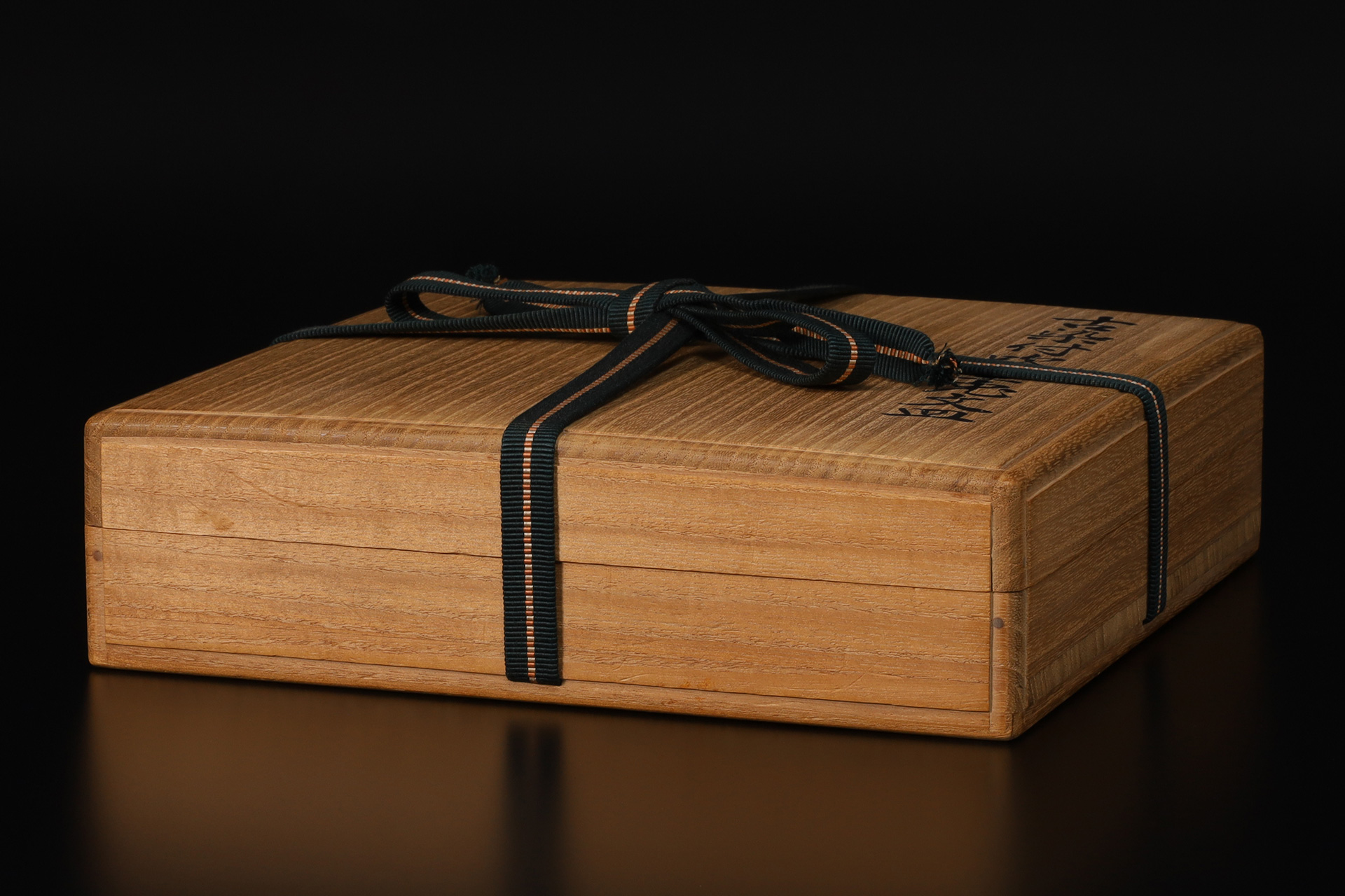 古染付吹墨玉兎文皿（明時代）-10