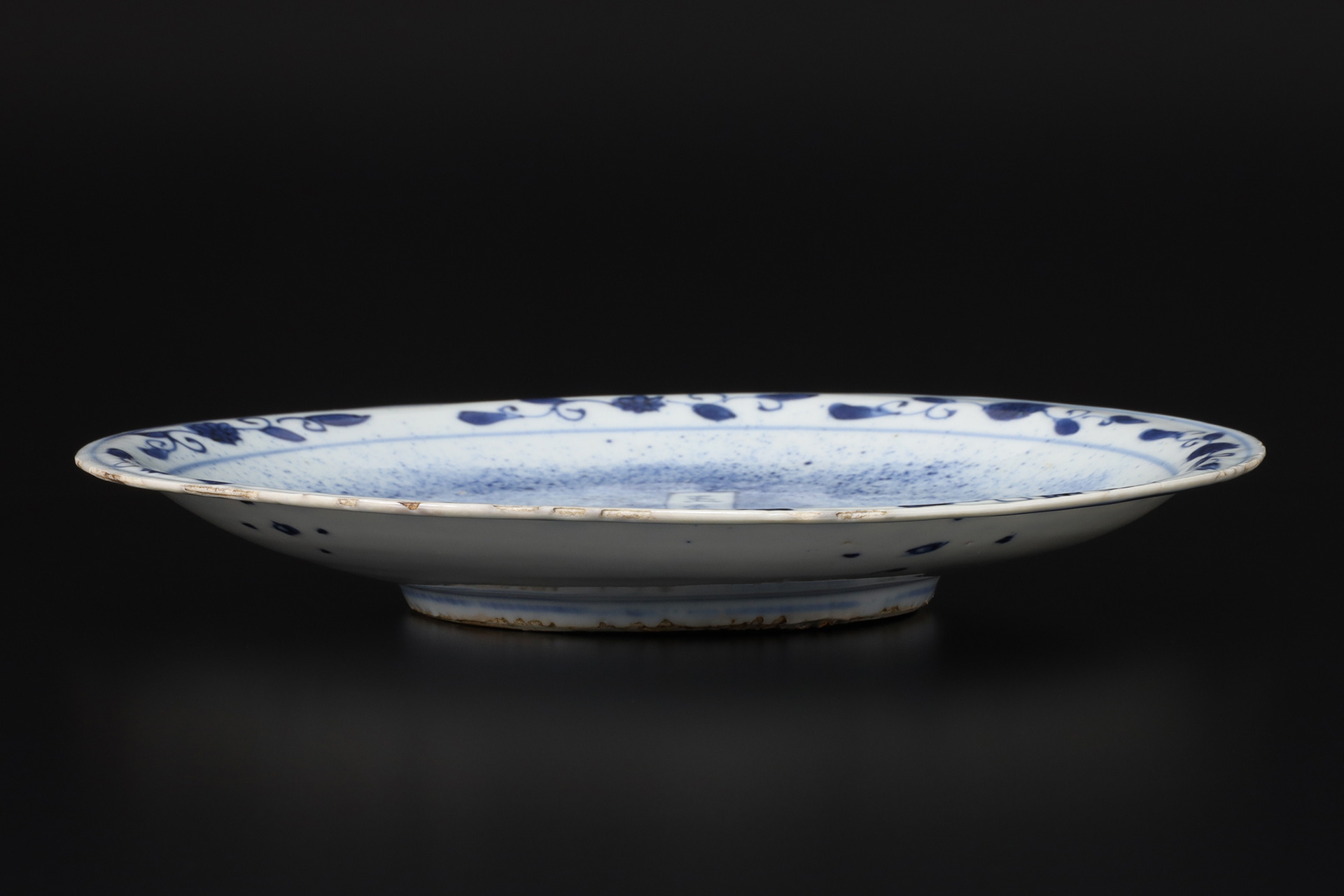 古染付吹墨玉兎文皿（明時代）-2