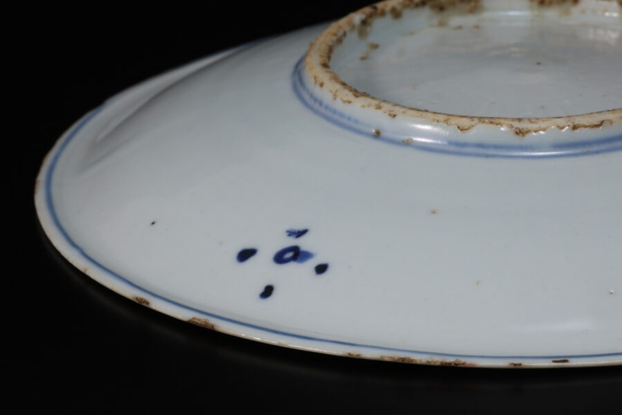 古染付吹墨玉兎文皿(明時代)-9