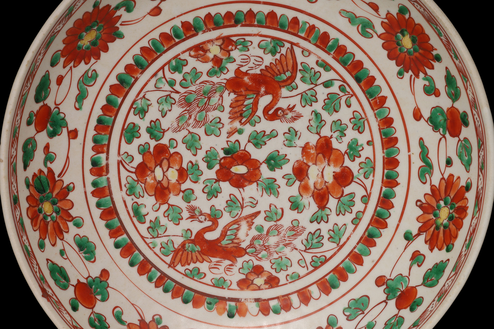 古赤絵唐草孔雀文大盤（明時代 / 所載品）-3