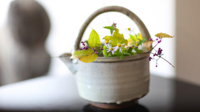 古高取藁灰釉手付水指に