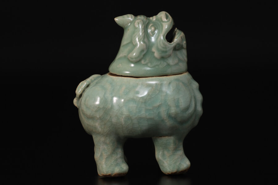 七官青磁獅子香炉（明時代）-2