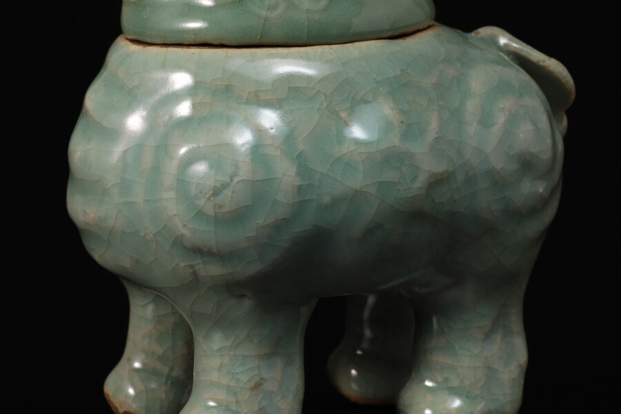 七官青磁獅子香炉（明時代）-4