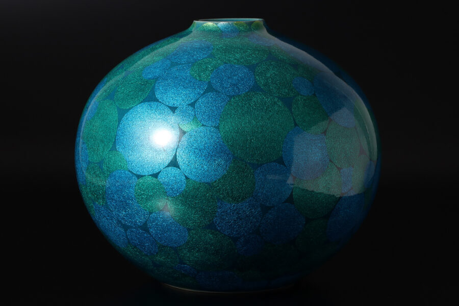 Jar with Underglaze Platinum Decoration (Hakuko Ono)