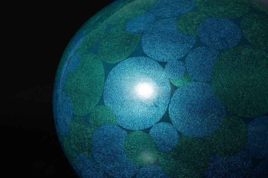 釉裏白金彩花壺（小野珀子）-2