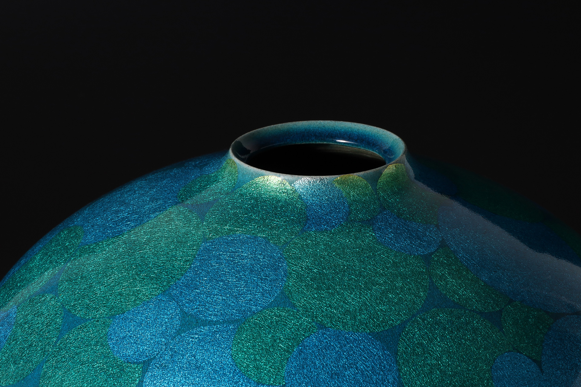 釉裏白金彩花壺（小野珀子）-3