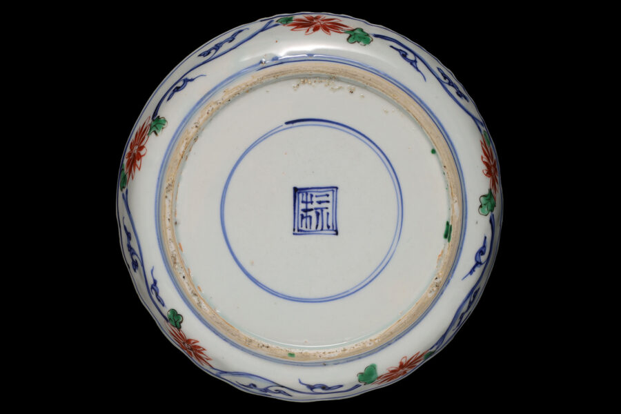 祥瑞色絵兎鳥文輪花皿（明時代） - 天平堂（TENPYODO）