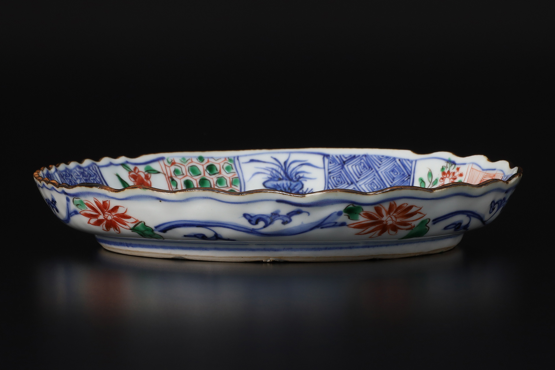 祥瑞色絵兎鳥文輪花皿（明時代）-2