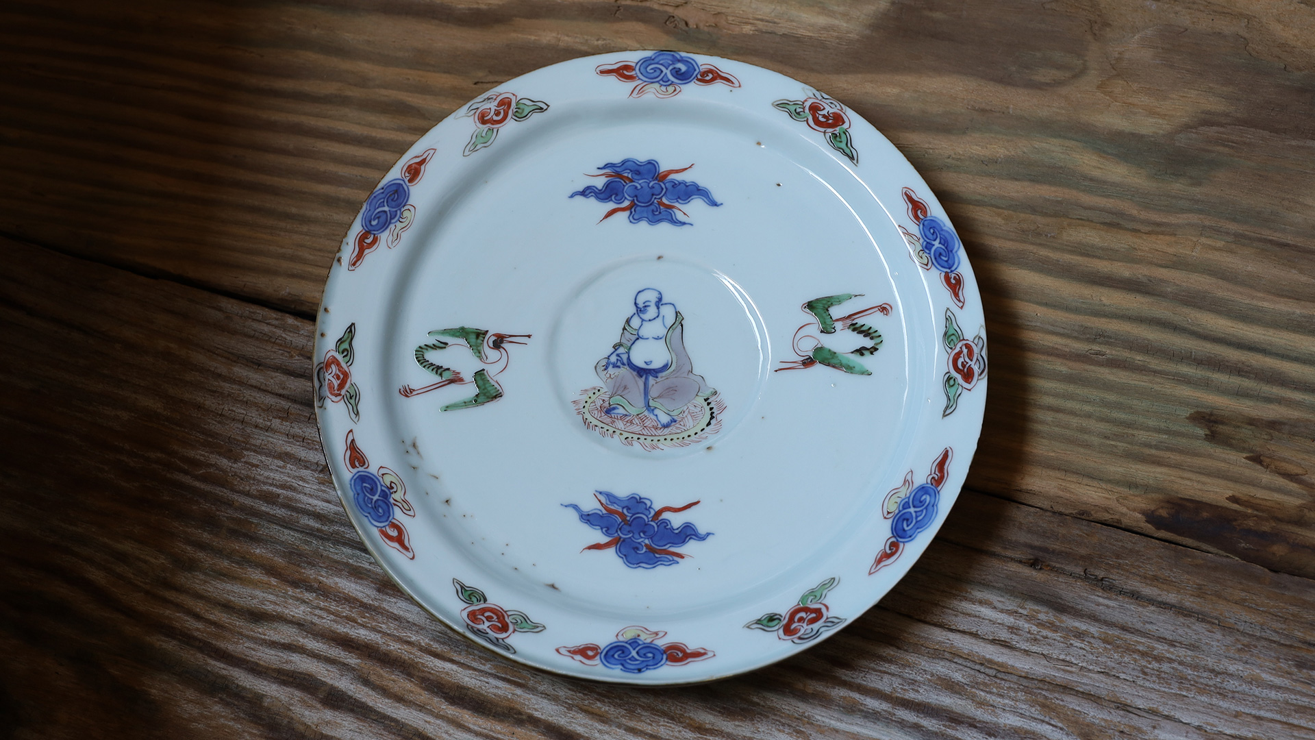 南京赤絵羅漢雲鶴文皿（明 - 清時代）-y1