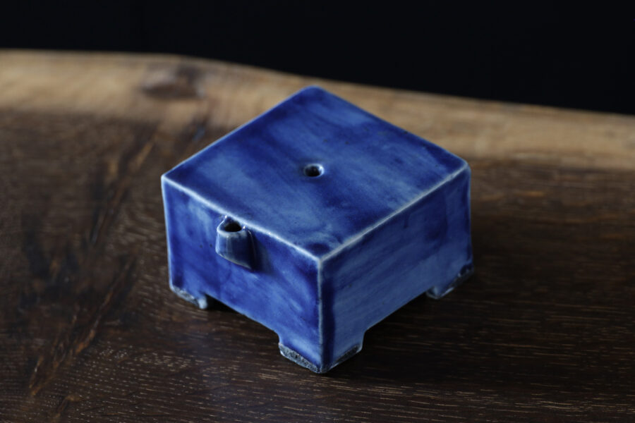 李朝瑠璃釉四方水滴（朝鮮時代）