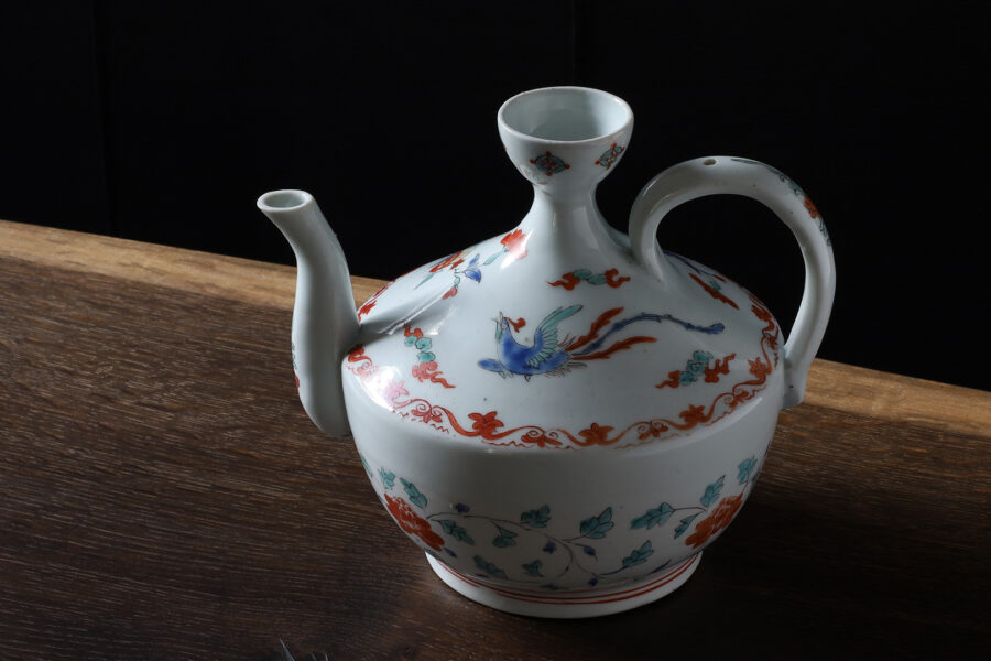 柿右衛門色絵鳳凰唐草文水注（江戸時代）